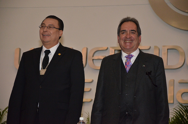 Asiste Lozano de la Torre a la toma de protesta del rector de la Autónoma