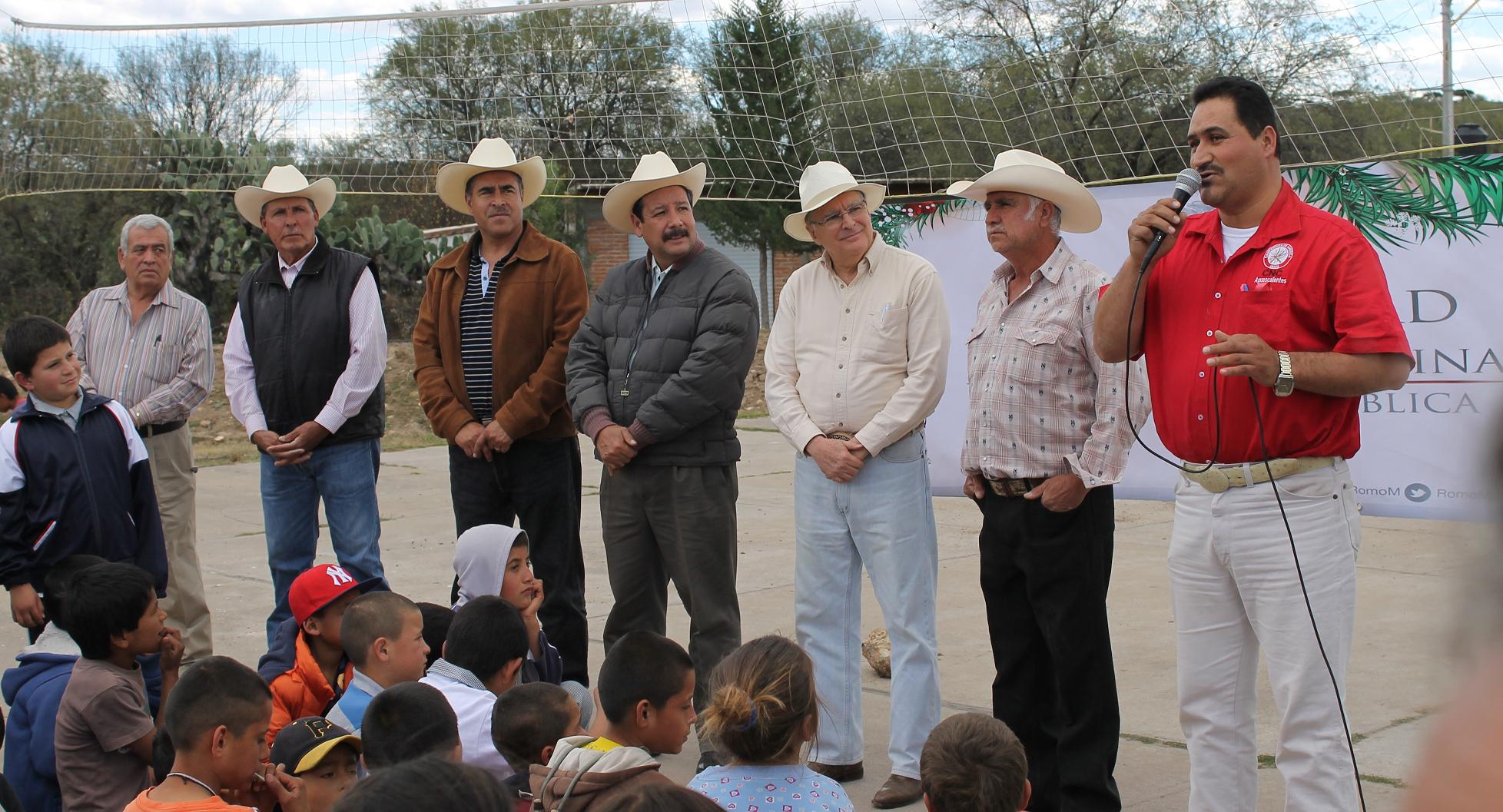 Recorrido conjunto de legisladores federales priístas