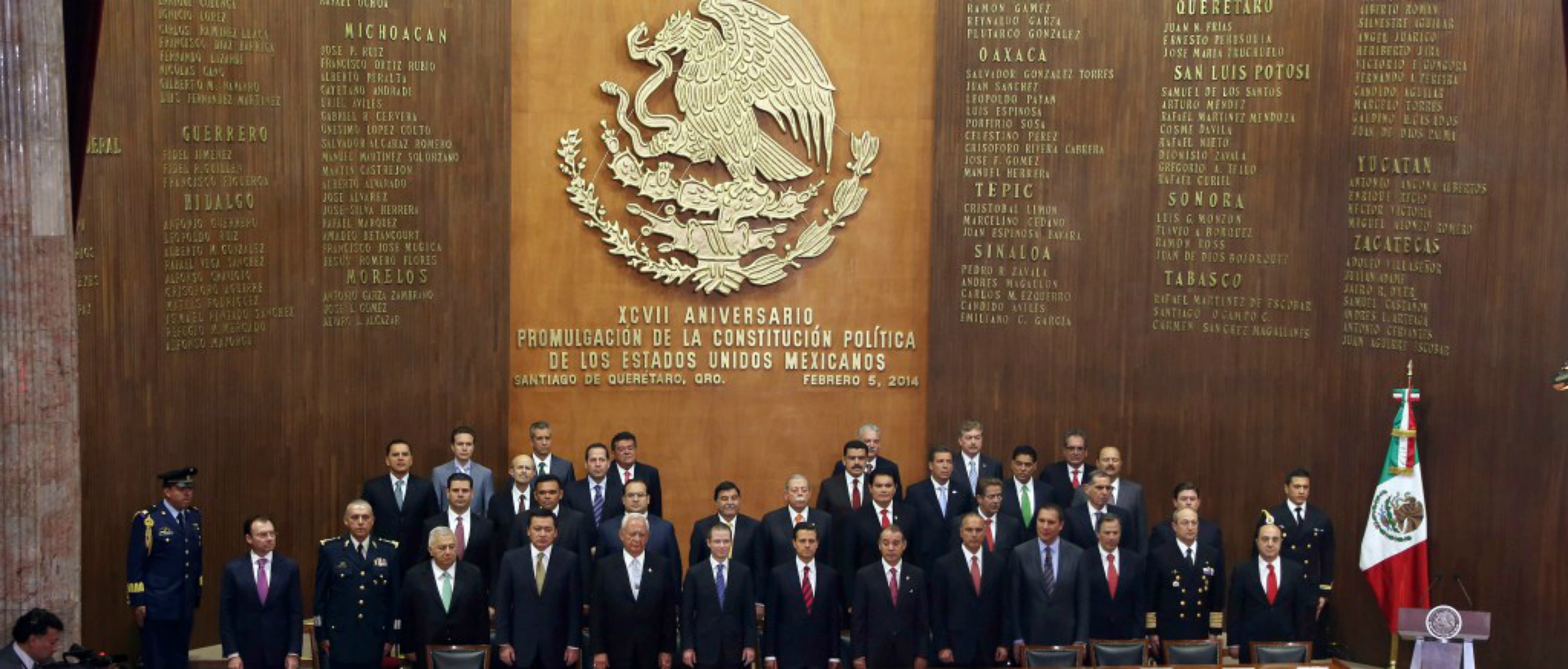 Asiste Lozano de la Torre a la celebración del 97 Aniversario de la Constitución Política de 1917 en Querétaro