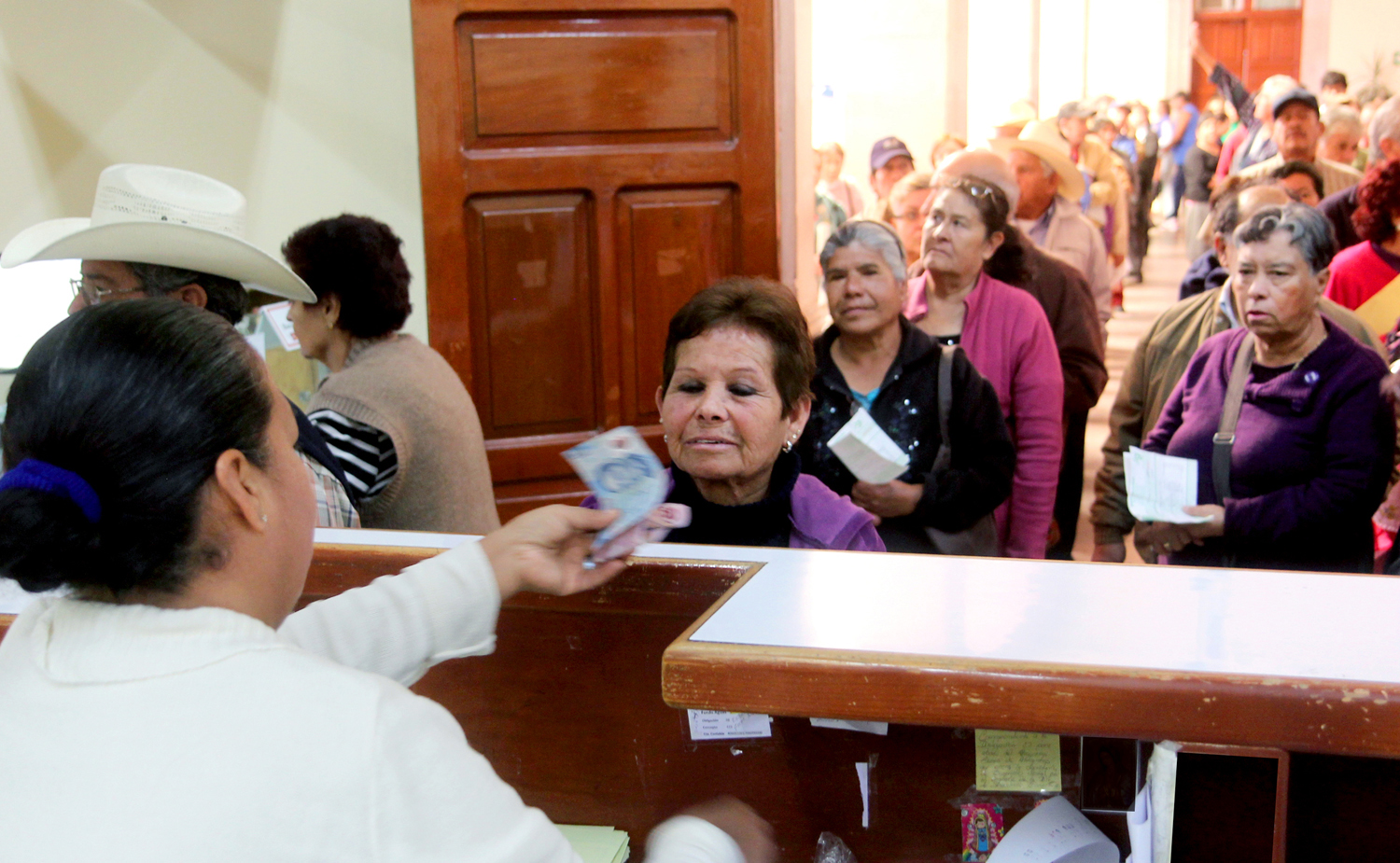 Se vigilará que los municipios efectúen los descuentos y cobros de ley