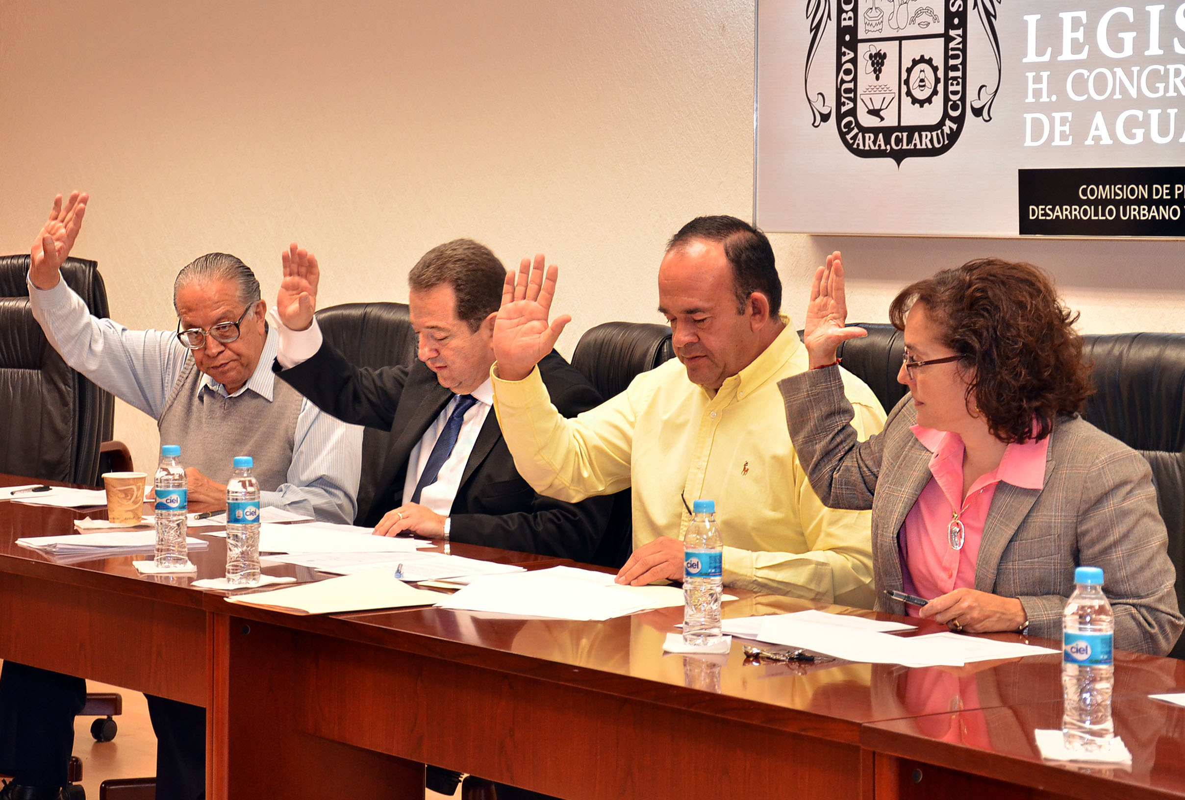 Desechan iniciativa para regular condominios