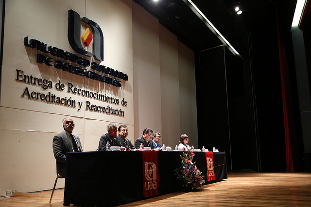 Acreditan y reacreditan carreras de la Autónoma de Aguascalientes