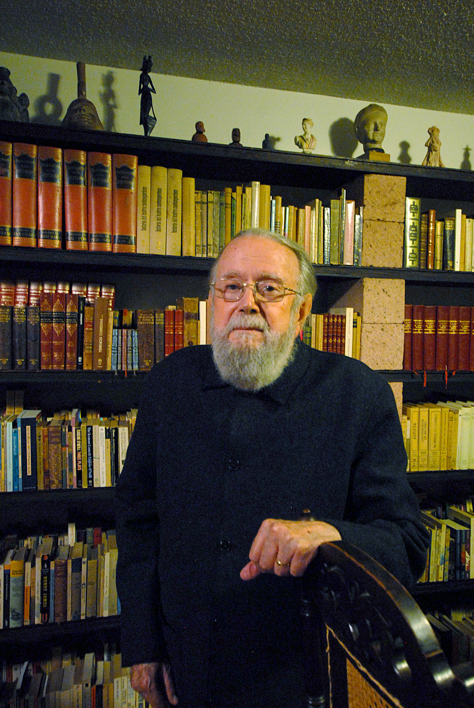 La poesía es un artículo de primera necesidad: Hugo Gutiérrez Vega