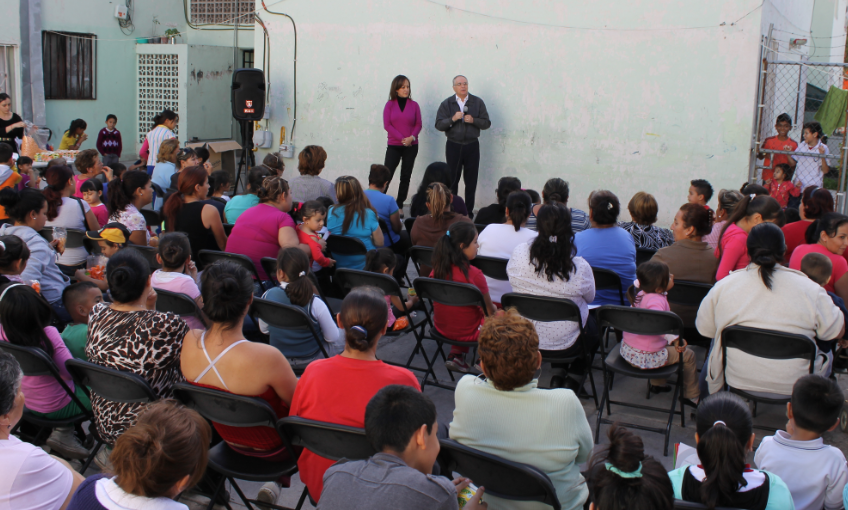 Se reúne Miguel Romo Medina con vecinos del Infonavit Pirules