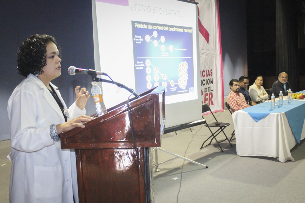 Serie de conferencias en municipios para prevenir el cáncer