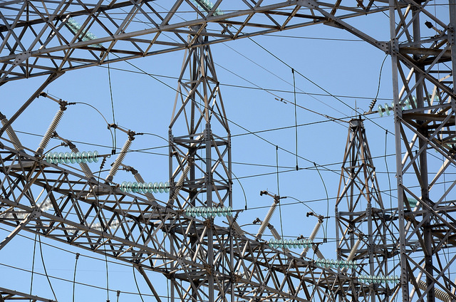 Avanza en el Senado ley eléctrica de López Obrador