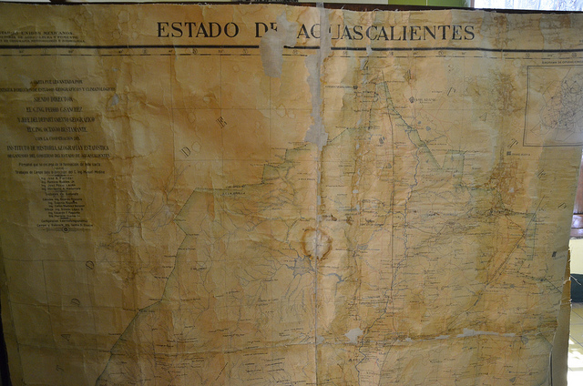 Servidores públicos obligados a ordenar y clasificar papeles