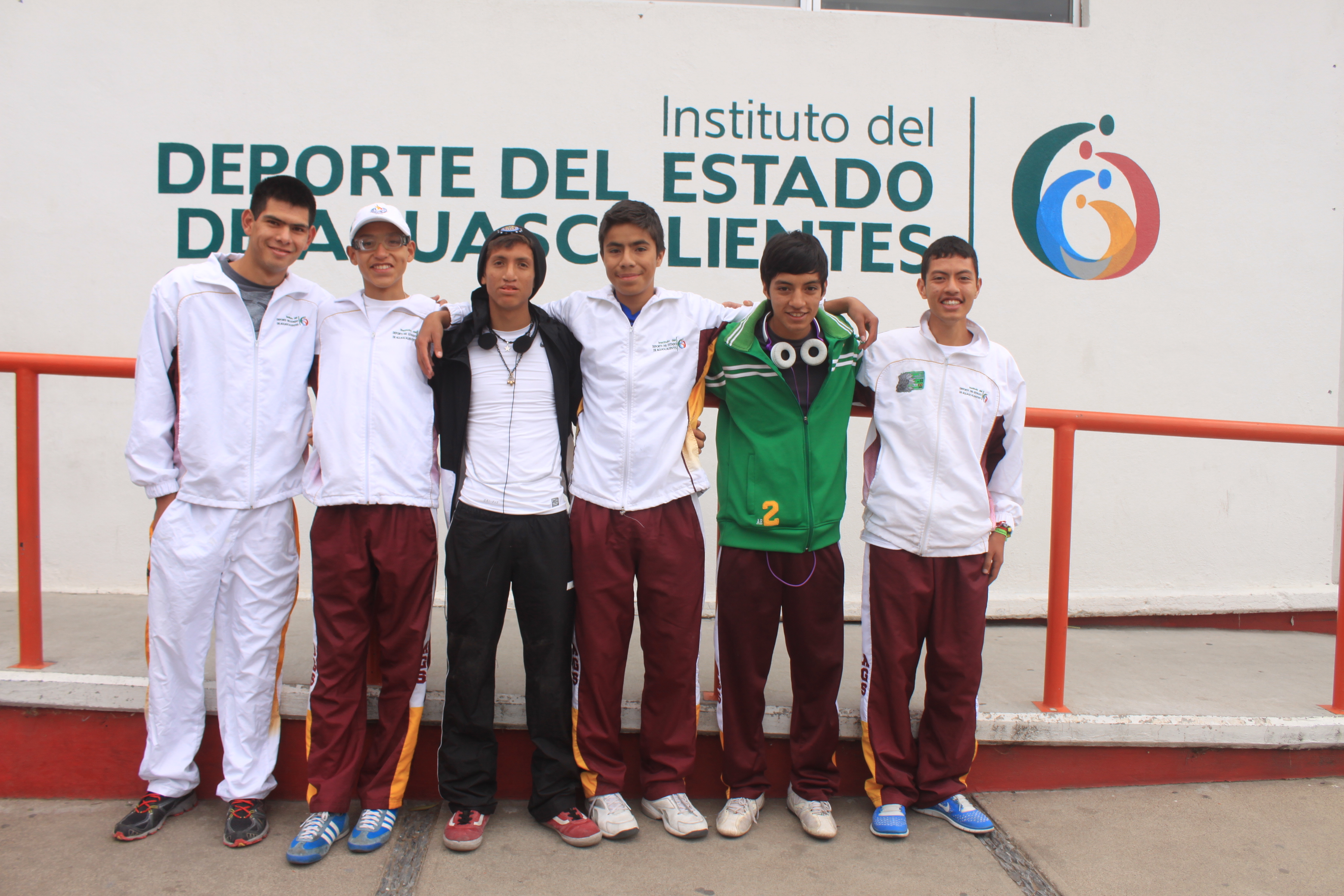 Atletas especiales viajan al Comité Paralímpico Nacional