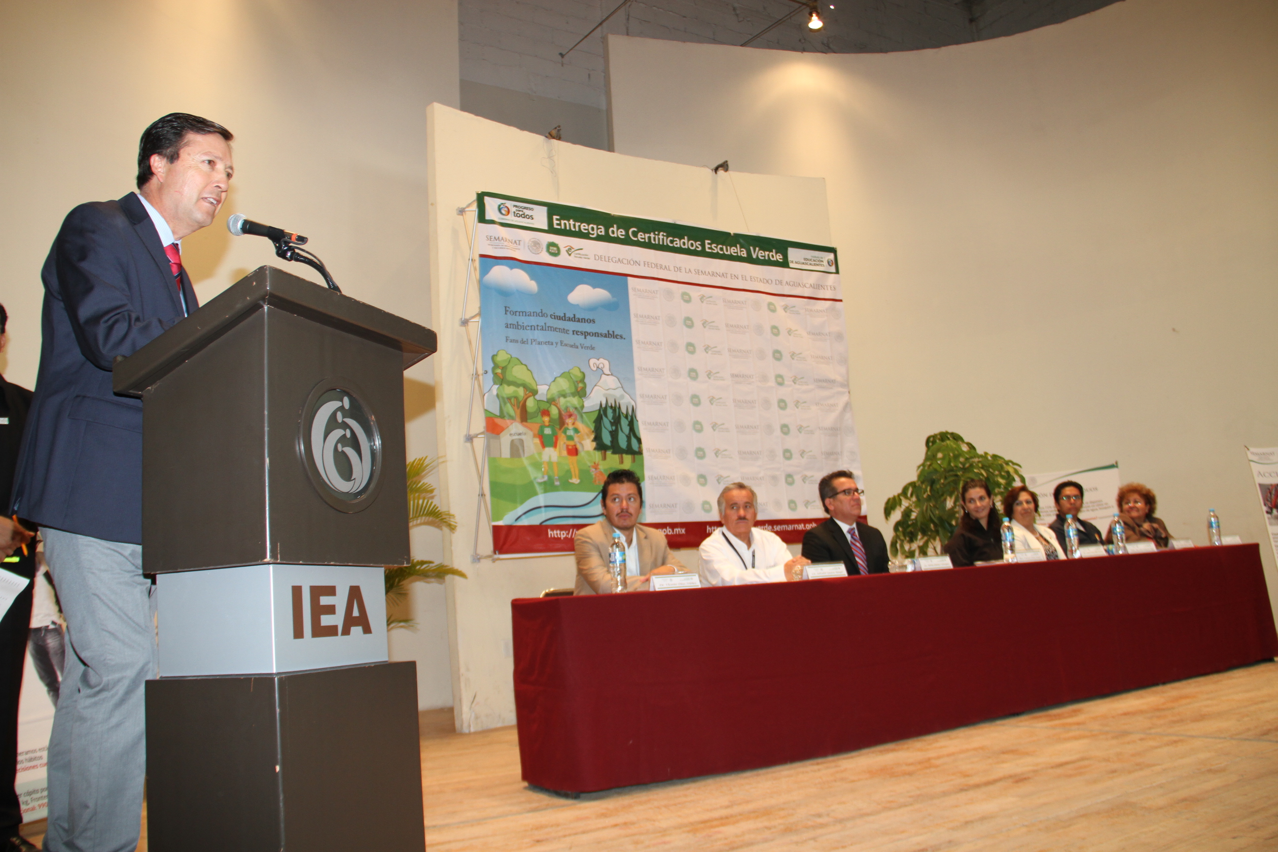 43 planteles fueron certificados como Escuela Verde