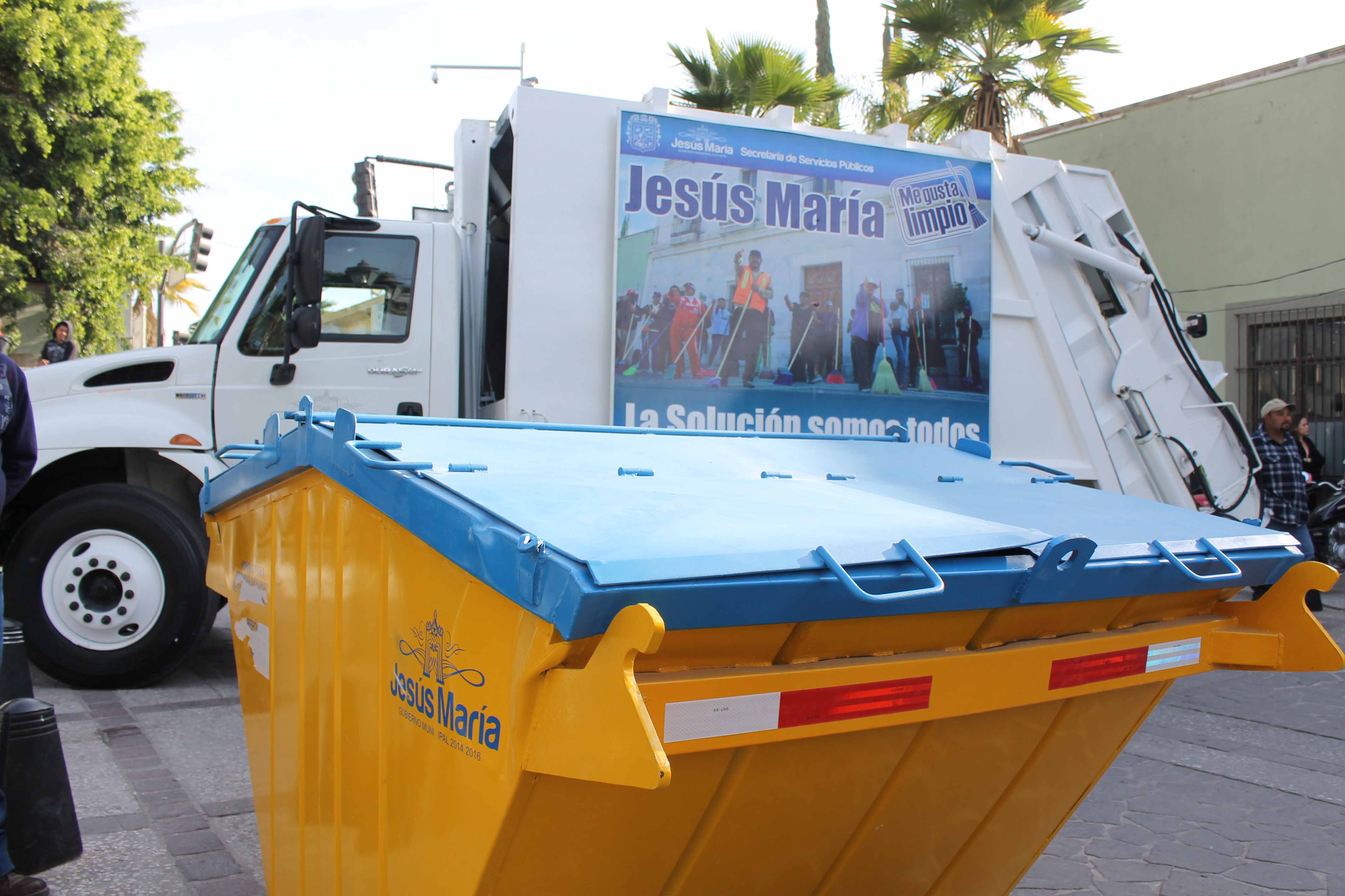 Entregó Antonio Arámbula camión recolector y contenedores de basura