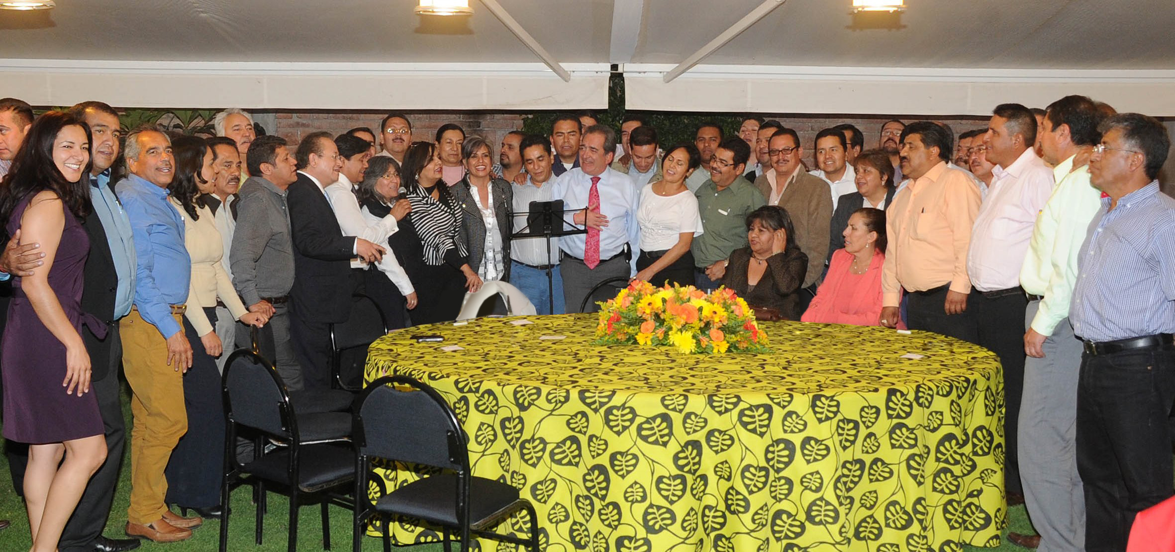 Sostiene Carlos Lozano encuentro con la dirigencia de la Sección 1 del SNTE