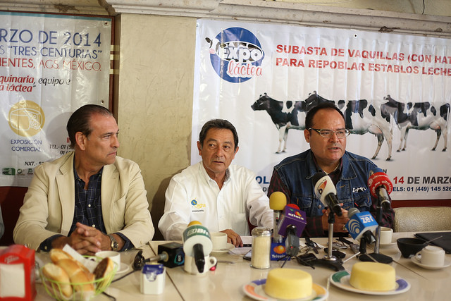 Máquinas expendedoras de leche pondrán los costos a la mitad