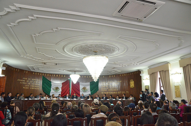 Líder de Sutema viola la ley al ser regidor, exigen su renuncia