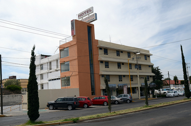 Empleos en hoteles y restaurantes crecieron 32.5% más que en el sexenio anterior