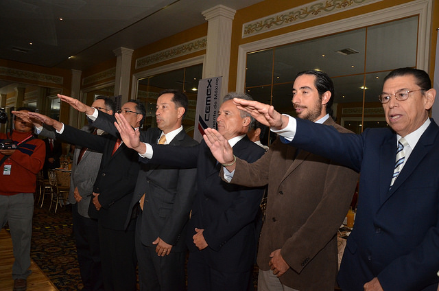 Lozano de la Torre tomó protesta a la dirigencia de Canadevi