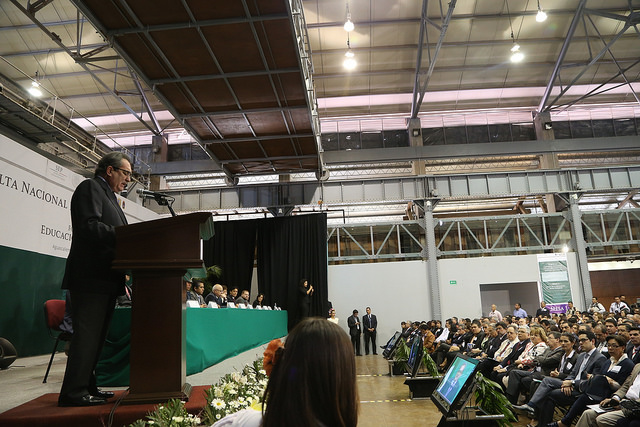 Empuje sin precedente a la educación pública