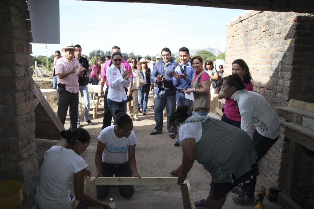 En el 2014 se beneficiarán más de 400 familias con el programa Comunidad Diferente