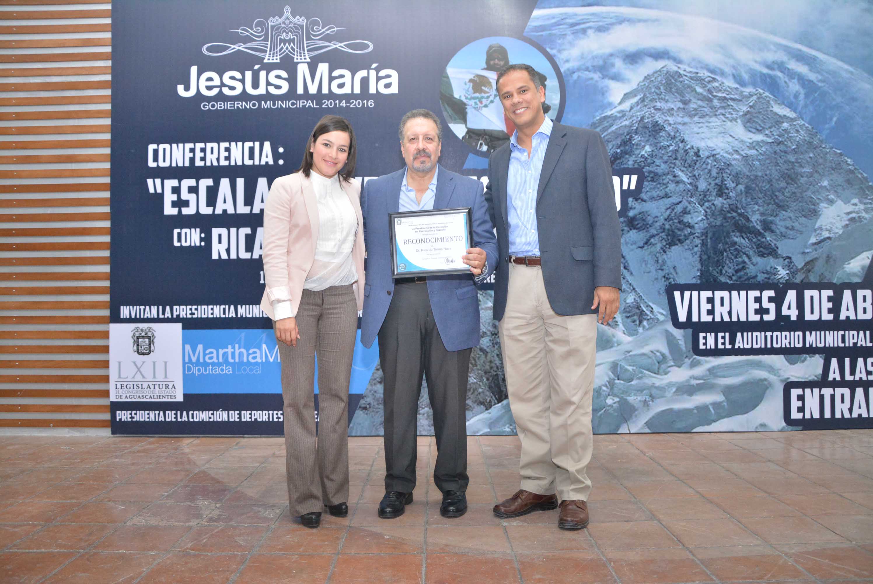Compartió el alpinista Ricardo Torres Nava su experiencia con habitantes de Jesús María