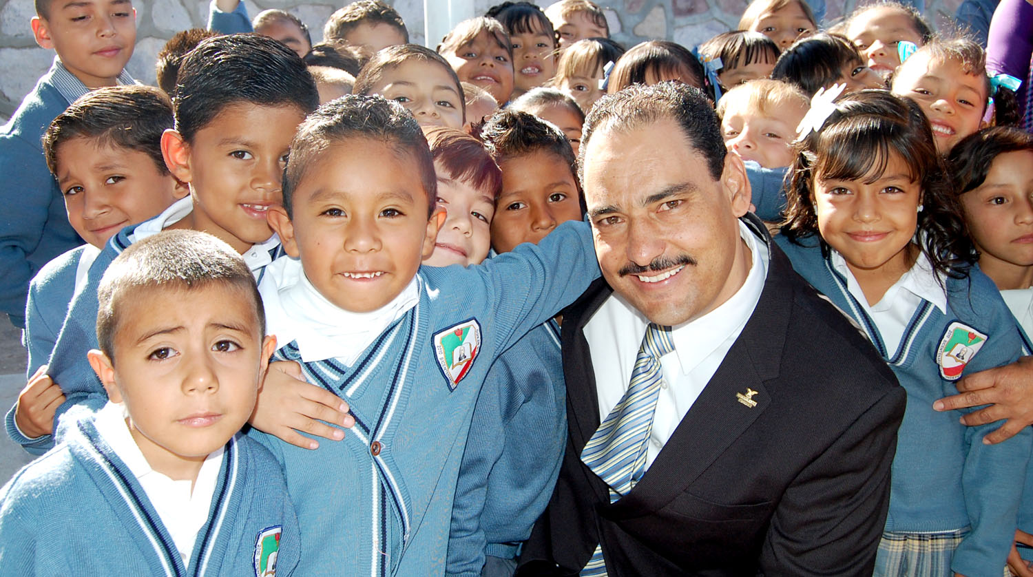 Busca Martín del Campo la obtención de mayores recursos para las escuelas públicas