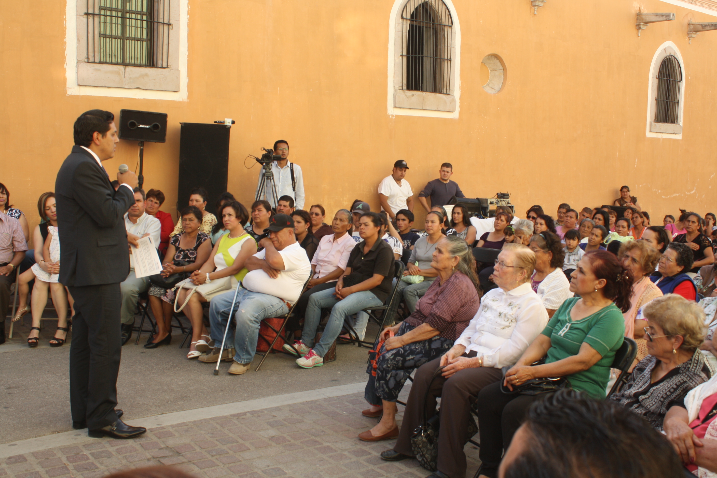 Alcalde de Calvillo rinde protesta a comités y otorga informe a la ciudadanía
