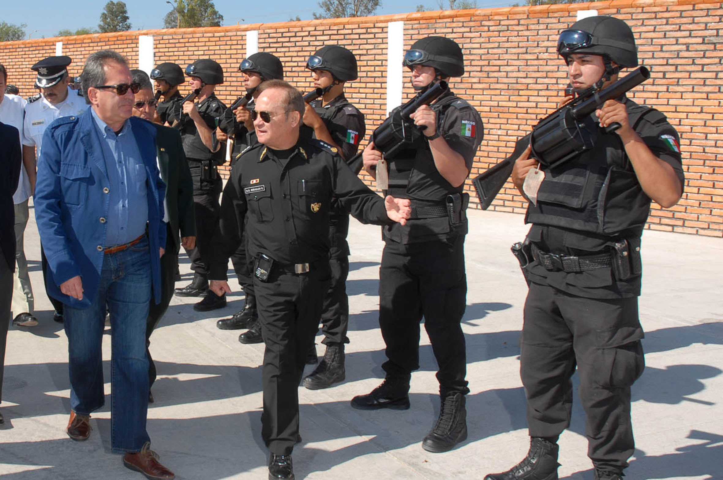 Recibe el gobernador reporte de actividades de la Policía estatal