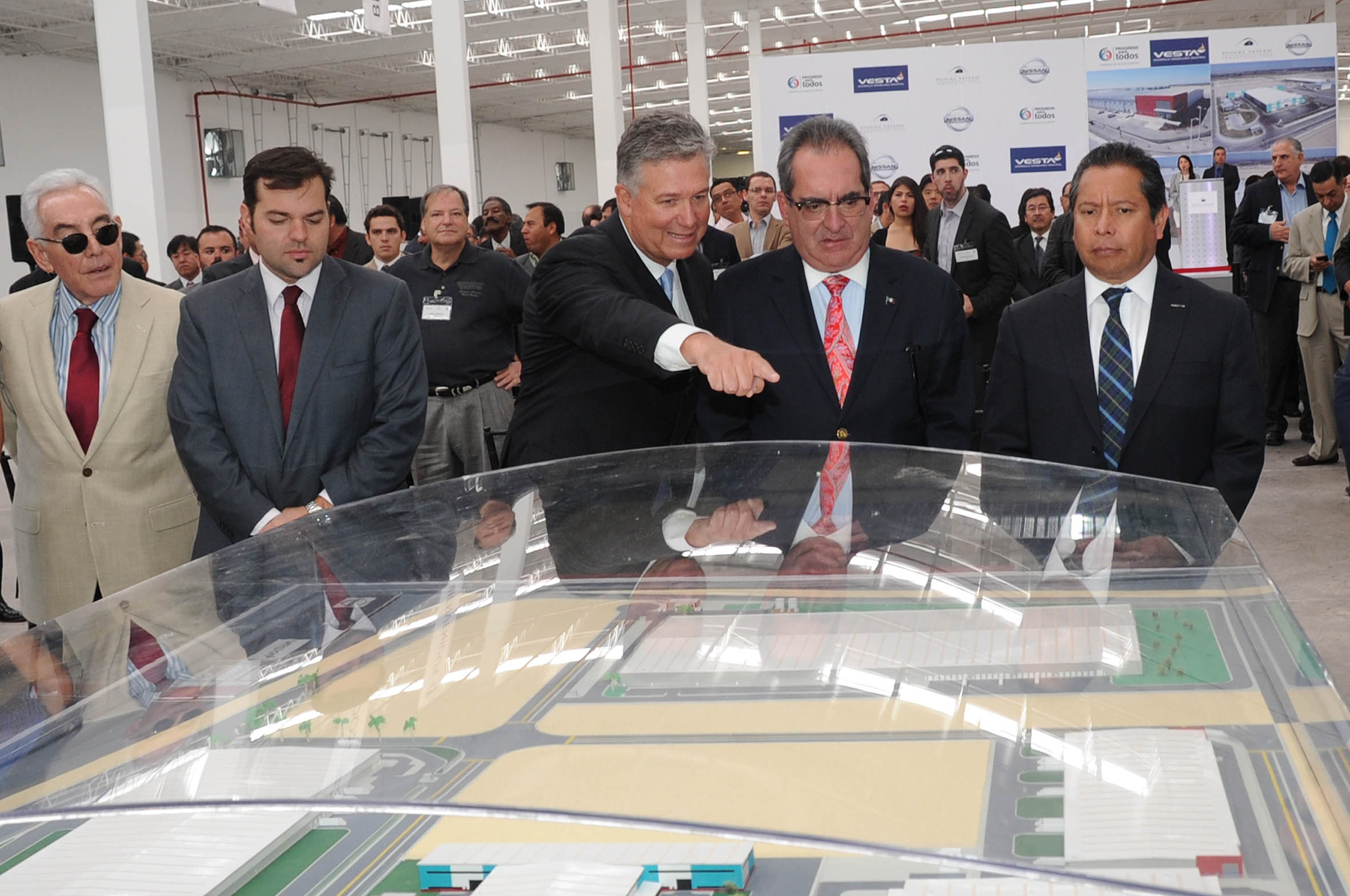 Inauguran parque industrial Douki Seisan