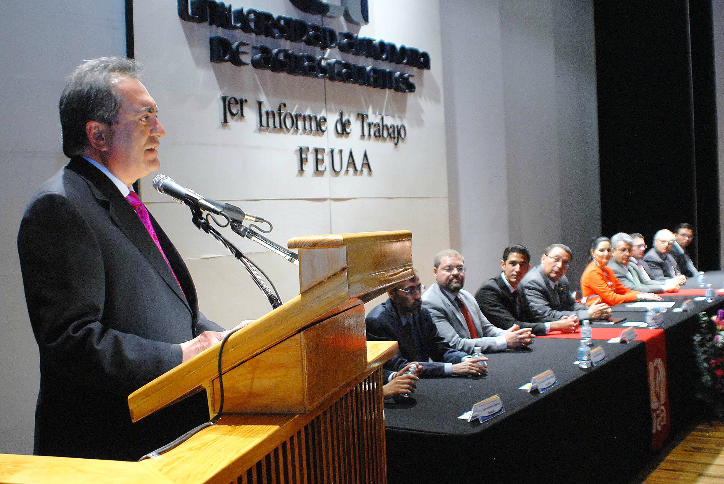 Gobierno estatal seguirá trabajando en obtener más recursos para consolidar la UAA