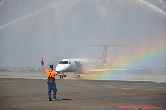 Necesario democratizar la aviación