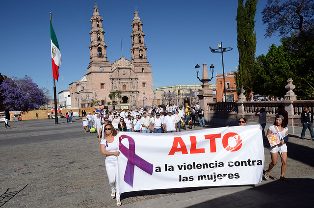 ¡No más violencia! Marchan las asociaciones feministas y sociedad civil en repudio a la violencia contra las mujeres
