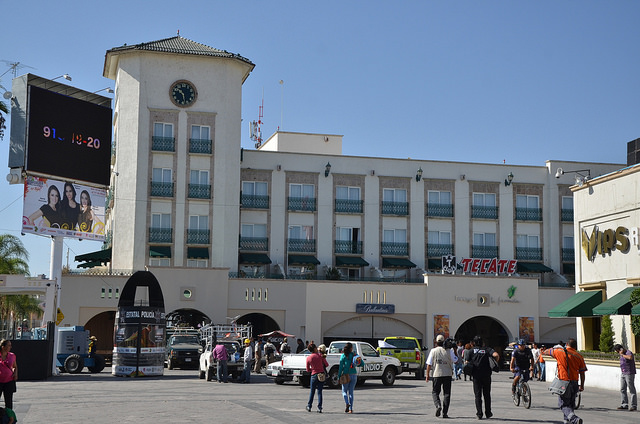 El extranjero ve a México como un país lleno de narcotráfico y corrupción: Los de Abajo