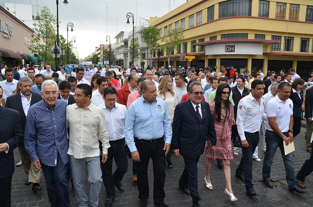 Desfilaron más de 30 mil trabajadores