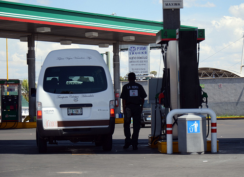 Permisos de gasolinera y gasera no cumplen con distancias a casa habitación