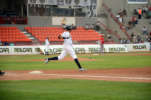 Rieleros vence a Sultanes 14 a 5 en el Romo Chávez