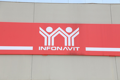 Infonavit, tan caro como los bancos
