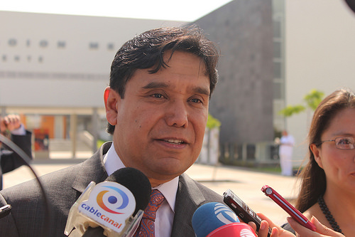 Niega Chávez politización en el cese al profesor Roberto Rincón