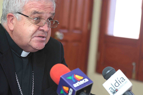 Obispado local no se resignará a la aprobación del matrimonio igualitario