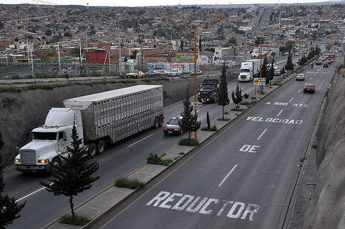Más de mil 300 multas a transporte pesado en lo que va del año
