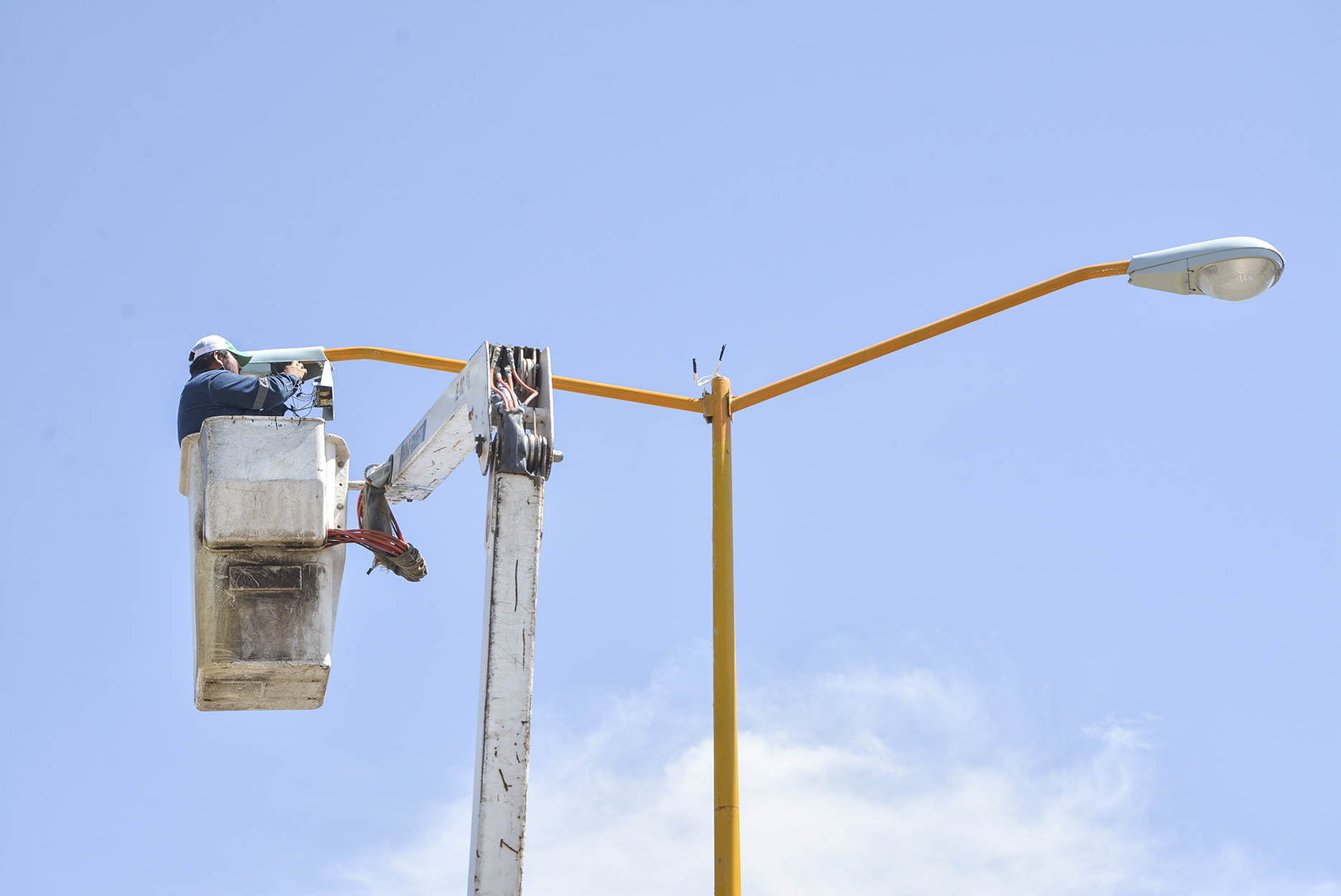 Ayuntamiento de Jesús María instaló alumbrado público en la carretera 45 Norte