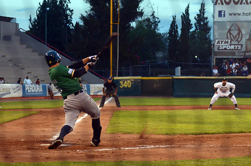 Con espectacular bateo, Pericos de Puebla vence a Rieleros