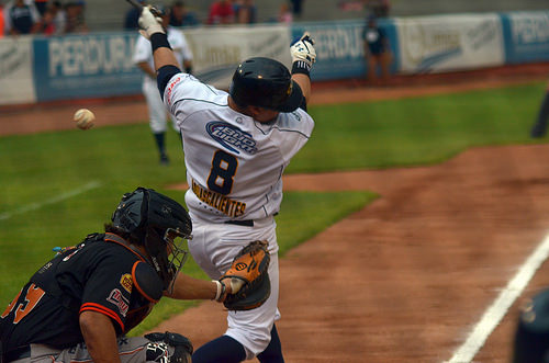 Rieleros vence a Vaqueros en el primero de la serie