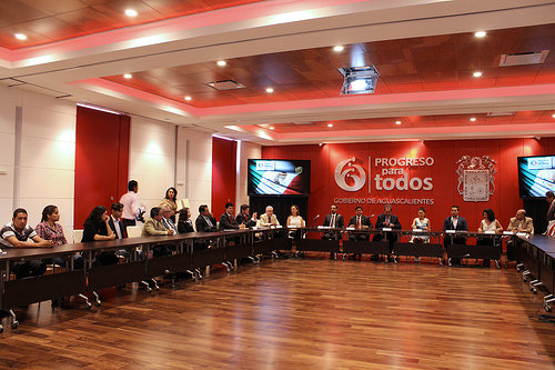 Quitan validez oficial a universidad “patito”