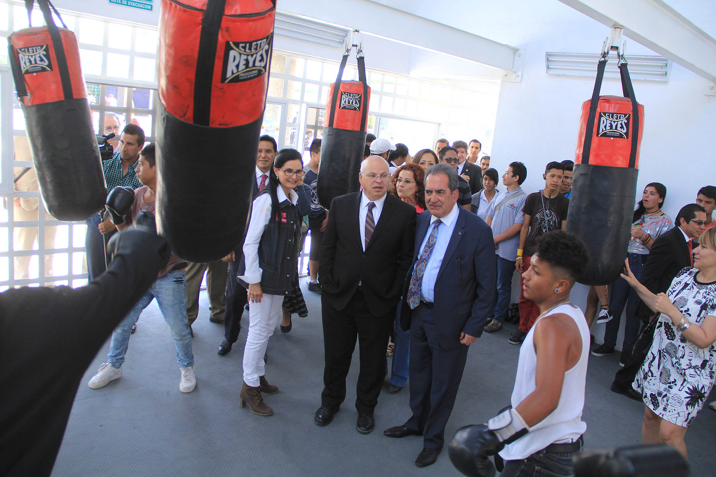“Nos gusta el trabajo, no somos rateros”, declaran jóvenes en la Casa del Adolescente