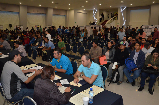 Llenó una mayoría de jóvenes la Feria del Empleo