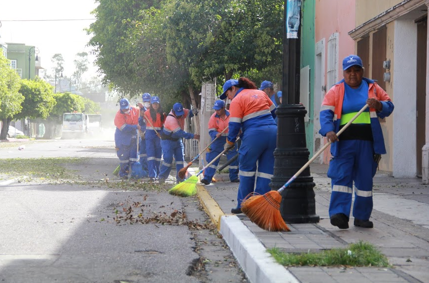 Limpieza del desfile del 16 de Septiembre
