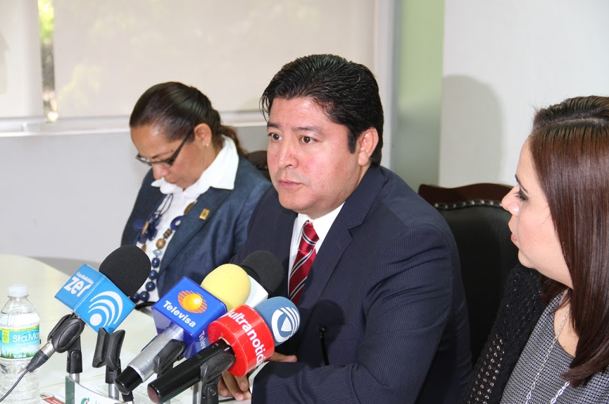 Becas de mil pesos para abatir el analfabetismo