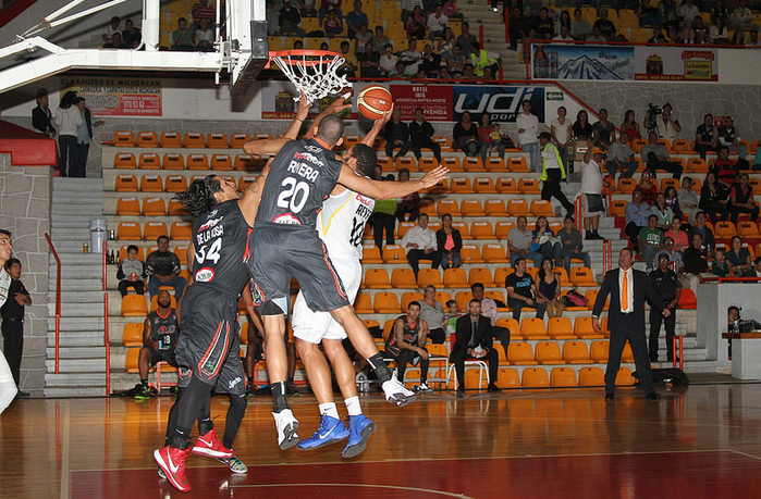 Panteras sufre tercera derrota en igual número de partidos