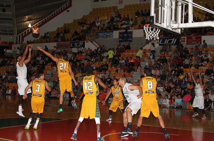 Panteras logra su primer triunfo 