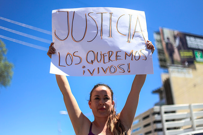 Sean quien sean los culpables deben ser castigados, exigen mexicanos por el caso Ayotzinapa