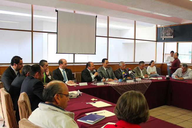 Instalan empresarios y municipio capital mesas de trabajo sobre desarrollo económico