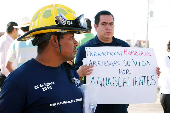 Con manifestaciones de bomberos y la población inicia Miércoles Ciudadano en las delegaciones